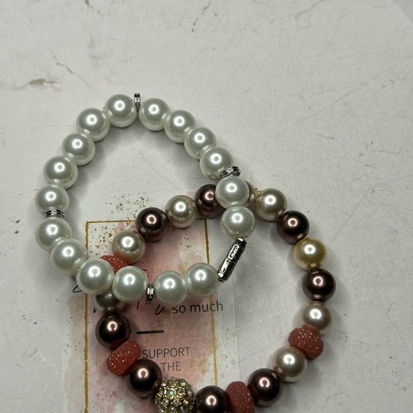 Elegant Pearl and Bead Bracelet Set - Picture 3 of 3